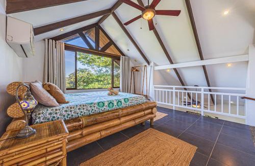 Dominicalito Apartment | Boho-chic Duplex Penthouse, sea and jungle views, AC