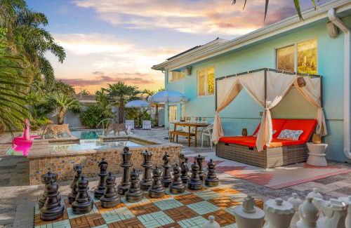 South Corals House | Boho Chic Villa I Pool, Spa I Game room Retreat