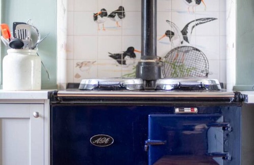 Southerndown Cottage | Boho Family Escape near Dunraven Bay with Sea View