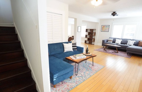 Crescent Lake House | ☀️ Boho House ☀️ near Downtown 🌴 Spacious, Bright 🌴 Patio, Grill, Free Parking