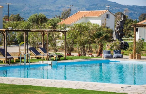 Kounopetra Villa | Boho Kokkino in Lixouri