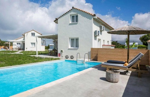 Kounopetra Villa | Boho Kokkino in Lixouri