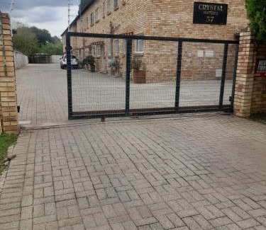 Potchefstroom House | Boiketlong Stay