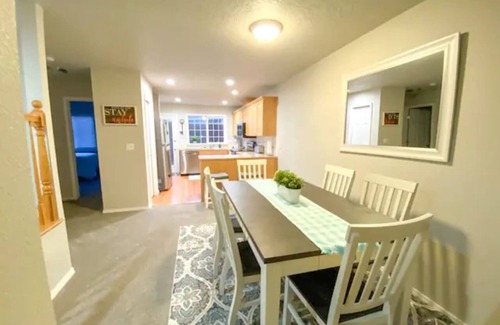Southeast Boise House | Boise Avenue Getaway, Parking for 2, yard, 3BD/3B!