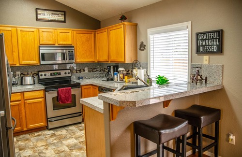 Southeast Boise House | BOISE BICYCLE COTTAGE - Enjoy Foothills, close to Boise River & Downtown