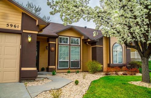 Southeast Boise House | BOISE BICYCLE COTTAGE - Enjoy Foothills, close to Boise River & Downtown