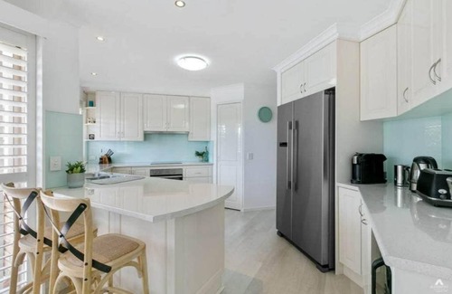 Bokarina House | Bokarina Pool House: Relaxed Coastal Living