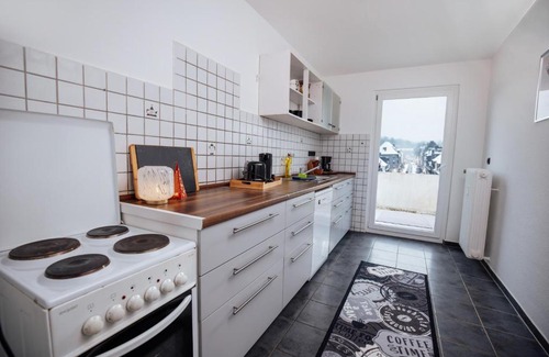Heide Apartment | bold & black - balcony - Netflix - Wifi - 5 Person