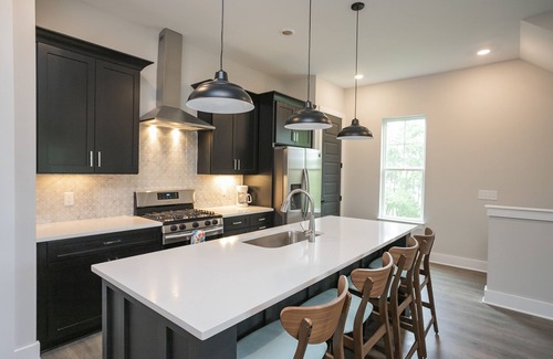 Radnor House | Bold + BRIGHT!|3bd 2.5ba|10 Minutes to All of Music City!