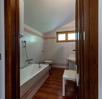 Perledo Apartment | Bologna House