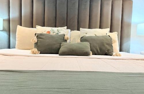 Emiliano Zapata Apartment | Bolongo 3BR your exclusive oceanfront escape
