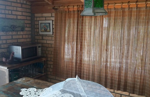Zimbros House | Bombinhas, Zimbros Beach, Waterfront .Pe in the sand EVEN! DO NOT WASTE WATER.