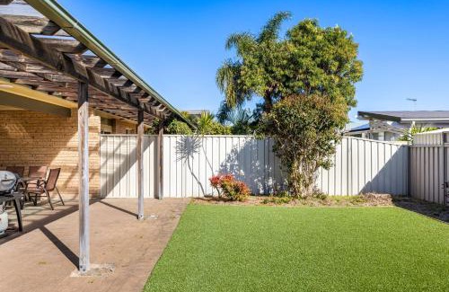 Fingal Bay House | Bombora Walking Distance to Fingal Beach- Farm Rd, Fingal Bay