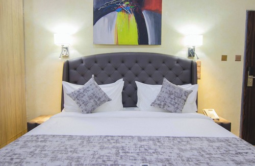 Orozo Hotel | BON Hotel Asokoro Residence – Wake Up to the Hills of Asokoro.