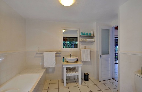 Saint Francis Bay House | BonBini Guest House