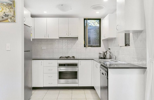 Bondi Beach Apartment | Bondi Beach Garden Apartment