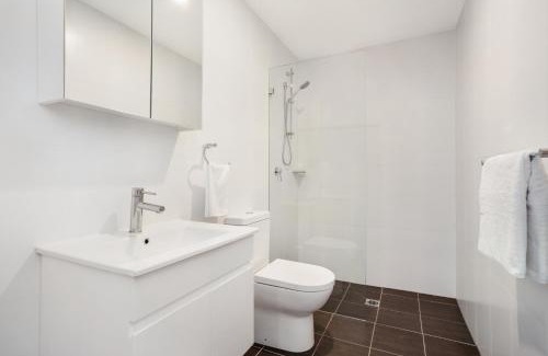 Bondi Apartment | Bondi Beach Studio King Suite + Balcony