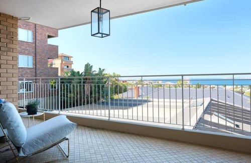 North Bondi Apartment | Bondi Oceanview Escape
