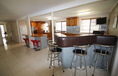 Bongaree House | Bongaree Beach House with Pool