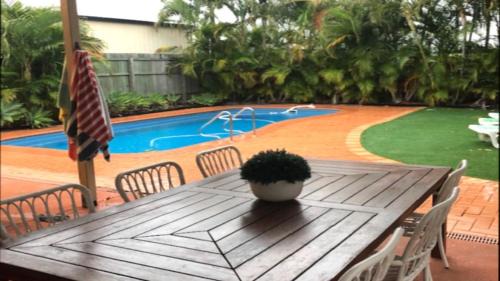 Bongaree House | Bongaree Beach House with Pool