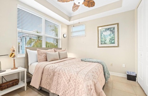 Bonita Shores Hotel | Bonita Beachwalk 304A