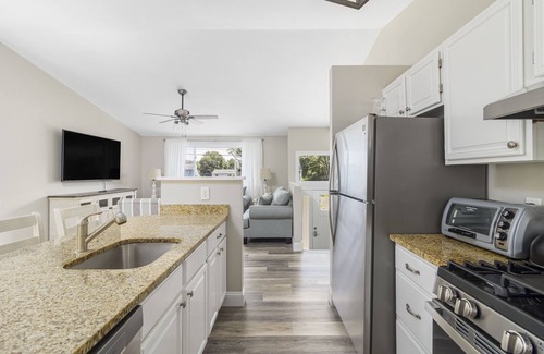 Bonnet Shores House | Bonnet Shore House 4 mi. to Narragansett Town Beach, 20 minutes to Newport, A/C