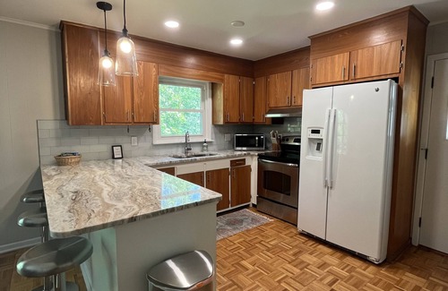 Jacksonville House | Bonnie On Clyde,nWhole house in beautiful neighborhood with private garden patio