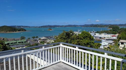 Paihia Villa | Bonnie view spa pool and sauna