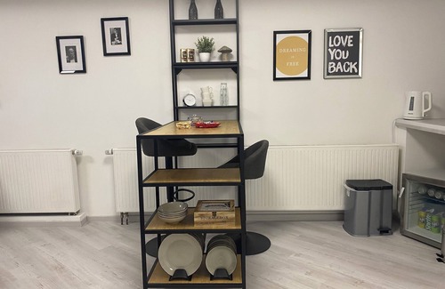 Troisdorf Apartment | bonquartier| Chic, urban oasis with workplace