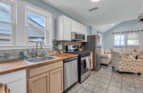 Ocean Grove House | Book 3 get 1 free 2-bd WiFi, AC Bradley Beach 4Badges,4bikes,BBQ 6 chairs
