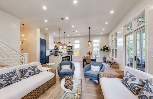 Forest District House | Book a Fall Getaway Today! 6 Passenger Low-Speed Vehicle! High End Furnishings! 5 Bikes!
