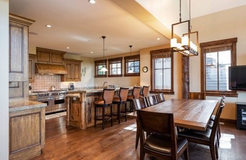 North Park City Cottage | Book a Winter Getaway Today! Silver Star #14 - Ski Cottage! Private Hot Tub! 5 Minutes to Main St!