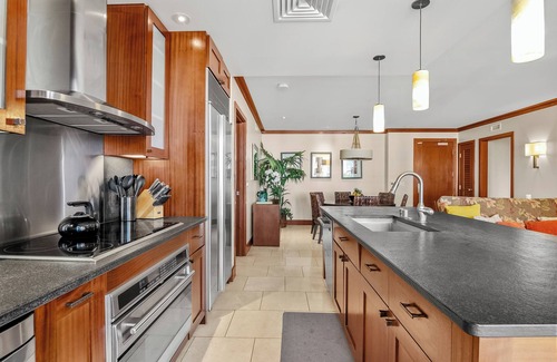Ko Olina Resort | Book Ahead & Save! Beautiful KoOlina Beach End Unit Amazing Lanai Ocean Views