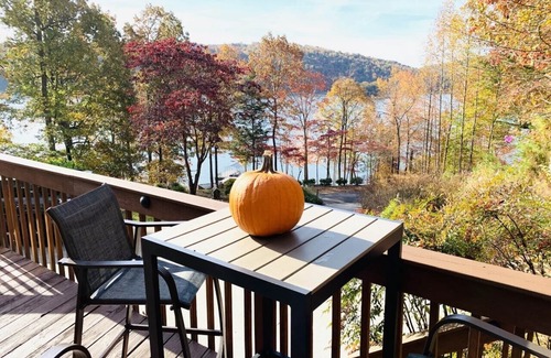 Sharps Chapel House | Book Fall Foliage 2025 at The Haven Norris Lake! 5Acres, Dock, FirePit, Kayaks!