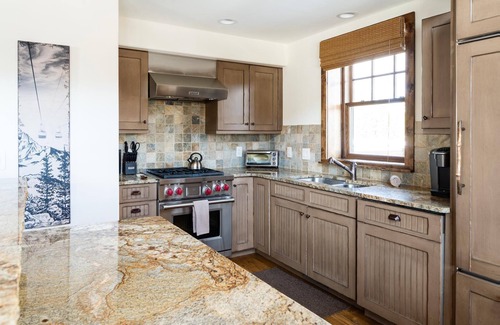 Powder Ridge House | Book for Festive Getaways! Spacious Cabin with Mountain Views and Private Hot Tub!
