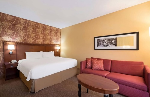 Auburn Hills Hotel | Book It! Cozy Suite, Indoor Pool, Pet Friendly, Indoor Swimming Pool!