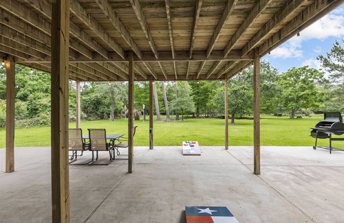 Shoreacres House | ✔‼️Book Now‼️✔🦌🦆🌲Country Livin'🌲🦆🦌 4BR 2.5B Sleeps 11!