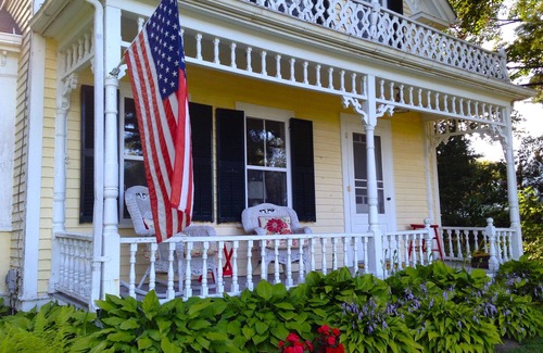 Surry House | Book now - Family & pet friendly!
