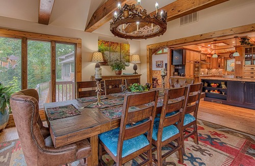 Maggie Valley Cabin | Book Now for 2026~ Luxury Lodge ~ Overlook ~ Creek & Mountain View