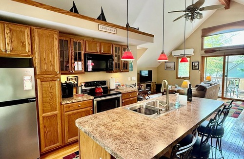 Lake Leelanau House | Book now for a relaxing fantastic, waterfront getaway for 2.