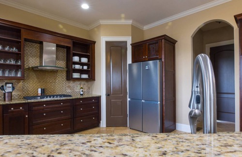 Oakwood House | Book Now for Atlanta Speed Tour Race |Grand 5308 Sq.ft. Estate |6BR 5.5BA |Glorious Lake Lanier View