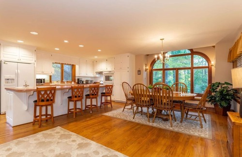 Chestnut Springs House | Book Spring Summer Luxury House at Wintergreen