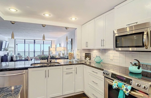 Fort Myers Beach Condo | Book your tropical stay in Unit 1103 directly on the beach