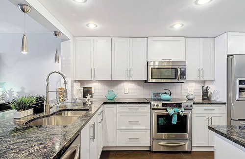 Fort Myers Beach Condo | Book your tropical stay in Unit 1103 directly on the beach