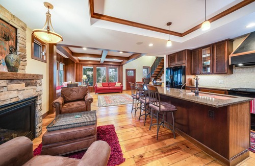 Miami Park House | Book your winter’s vacation! Off season long term welcomes! Beautiful lakeview!