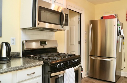 Ocean Grove House | Booking for 2025 PRIVATE PARKING, 1.5 blocks to beach, pet friendly,cental air