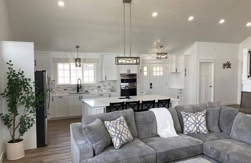Garden City House | Booking now for Summer 2024! Come stay at Sunrise View w/private hot tub and RV parking