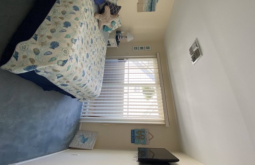 South Seaside Park Condo | Booking winter 23-24 1 Block from the beach !Call 908-304-3667
