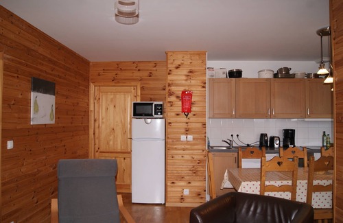 La Roche Apartment | BOOKINGS READY.Beautiful spacious apartment, 8 beds, Great location and views