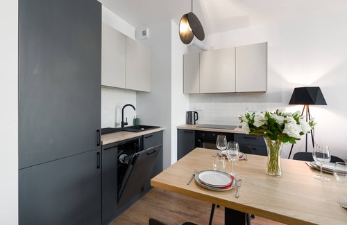 Grunwald Apartment | Bookowska 18 Apartments by Renters